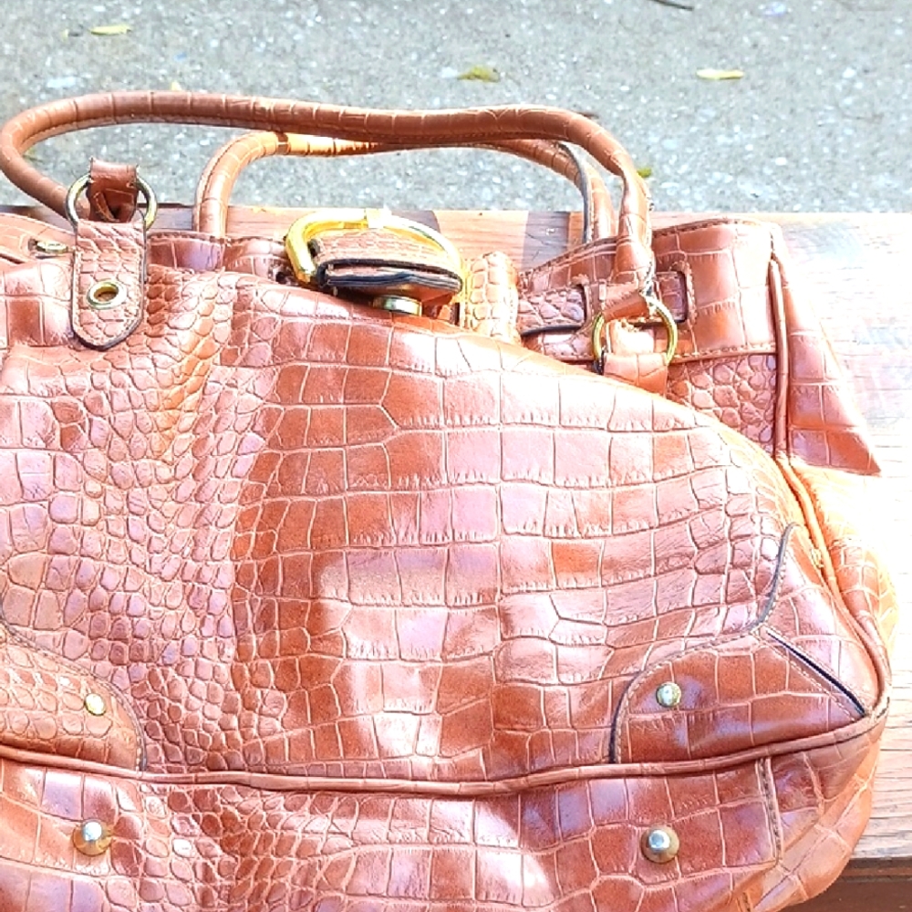 Elegant Brown Crocodile-Embossed Leather Bag